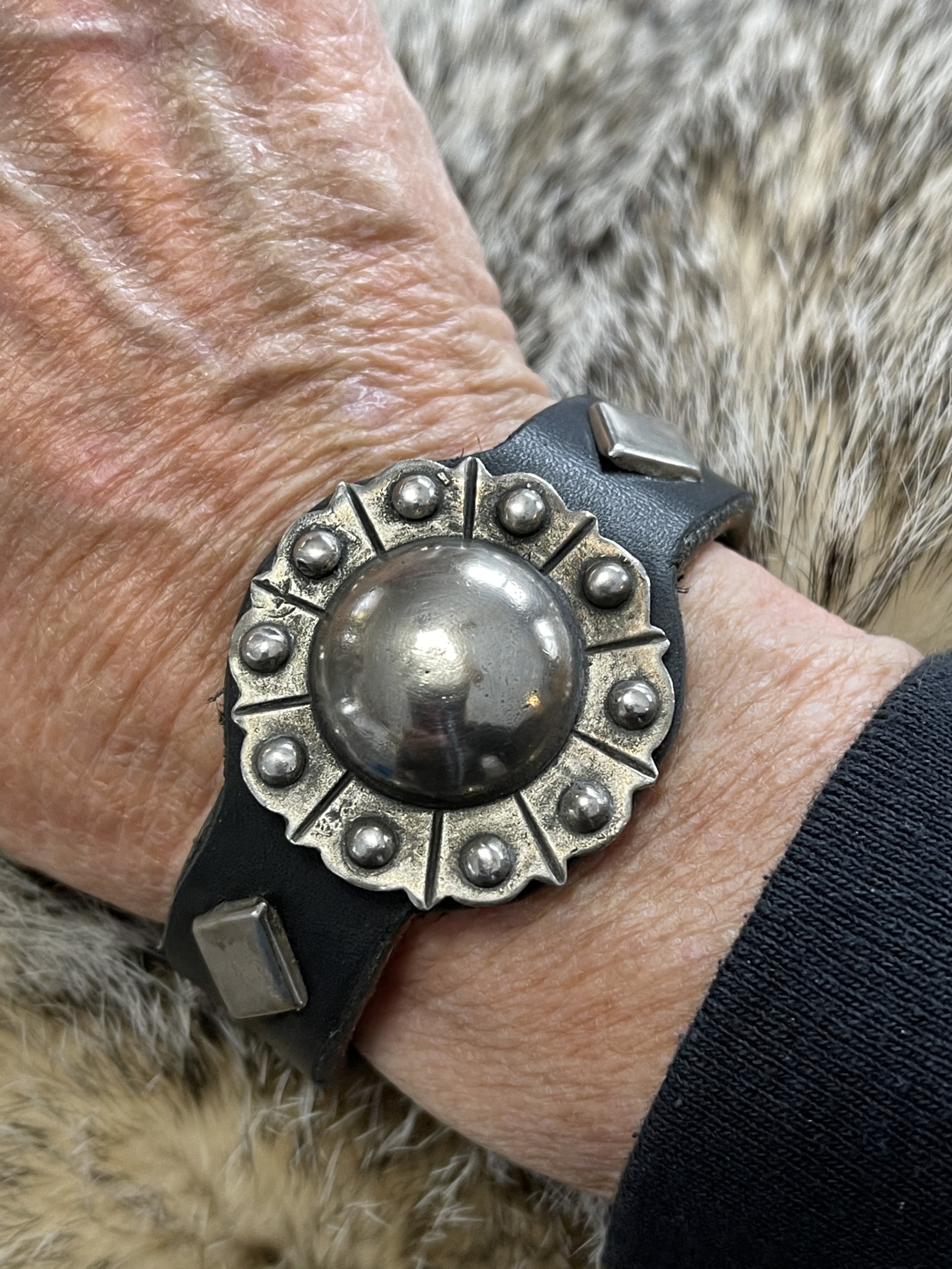 Antique Horse Bridle leather cuff - Image 2